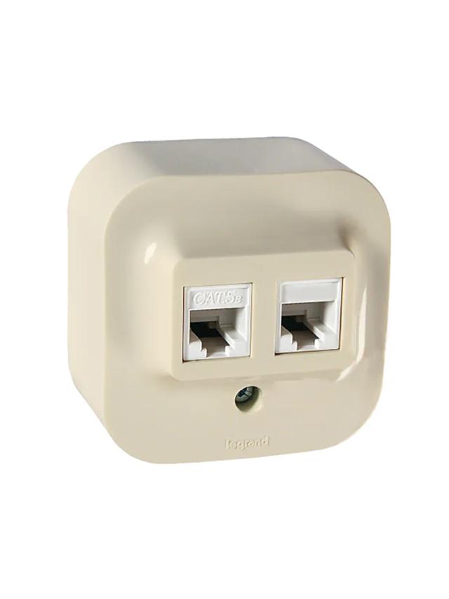 Розетка комбинированная 2 входа RJ45+RJ-11 CAT-5e Legrand 782251 слоновая кость