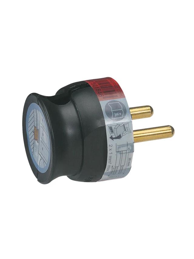 Вилка 16А IP20 Legrand Elium 050184 черный
